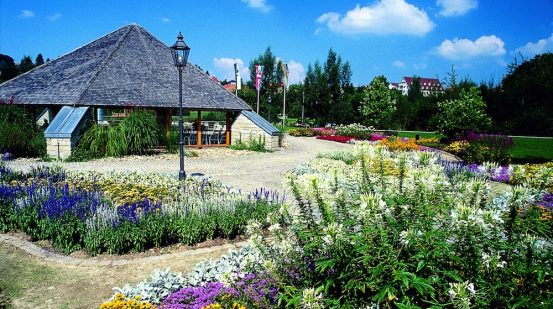 Kurzpark mit vielen Blumen in Bad Kötzting