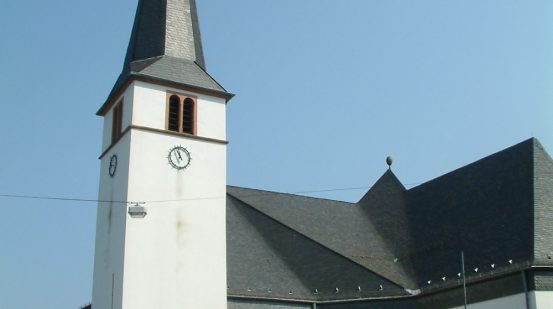 Manderscheid Lebensbaumkirche
